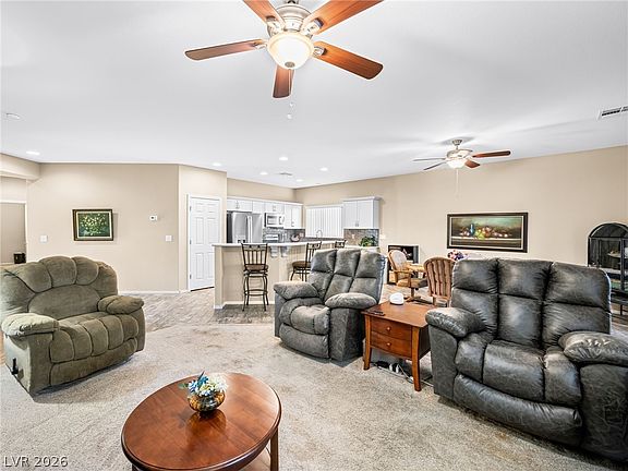 3rd image of 4830 Lorenzo Way