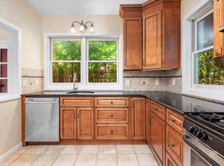 79 Choate Ln, Pleasantville, NY 10570