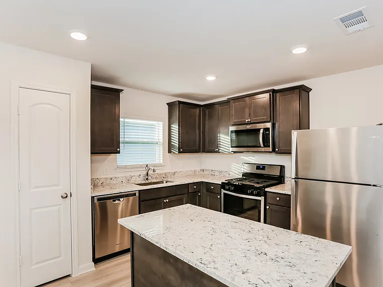 1456 Palamedes Dr — Photo 7