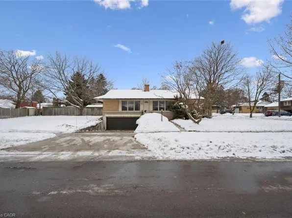 120 Islington Ave, Kitchener, ON N2B 1P4