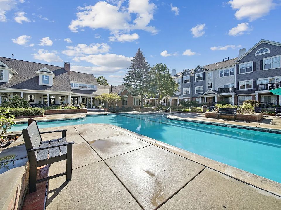 1st image of 50 Canterfield Pkwy W #444141660