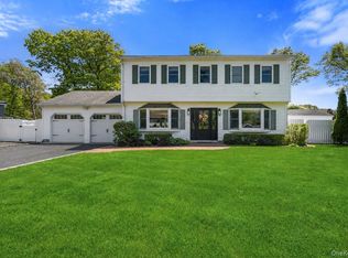 8 Russet Lane, Lake Grove, NY 11755