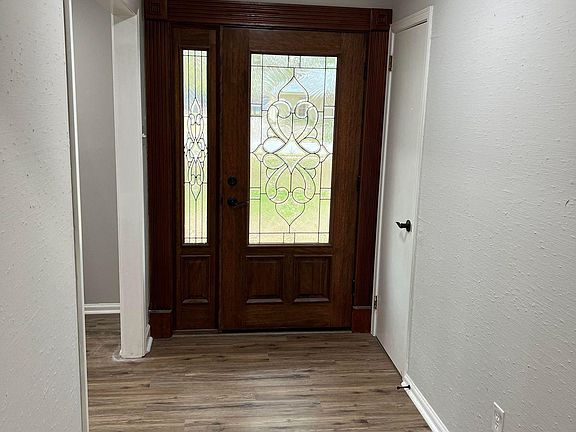 2nd image of 2414 Belcher Dr