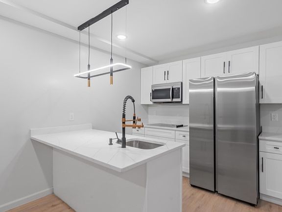 2nd image of 86 N 7th St #101