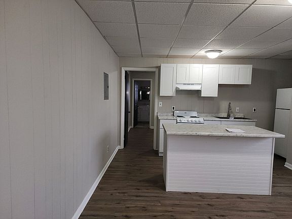 3rd image of 200 E Watauga Ave #5