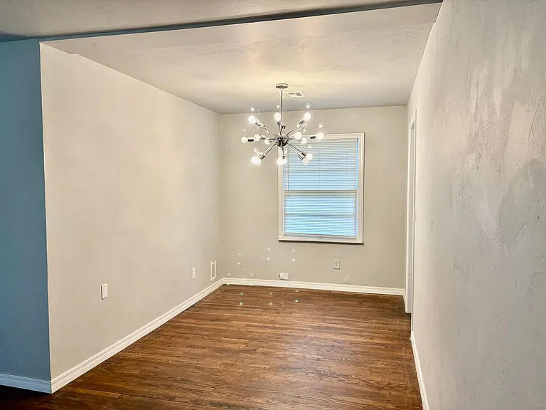 1702 W Britton Rd — Photo 9