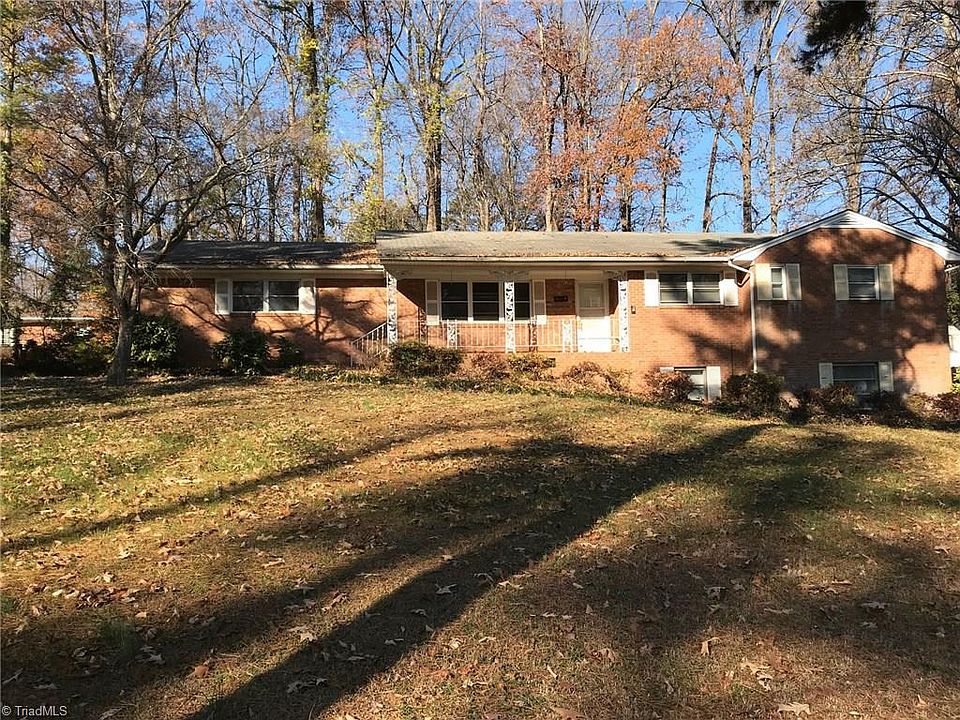 2nd image of 1609 Valleywood Pl