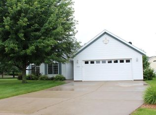 704 Oak Pond Dr, Sartell, MN 56377