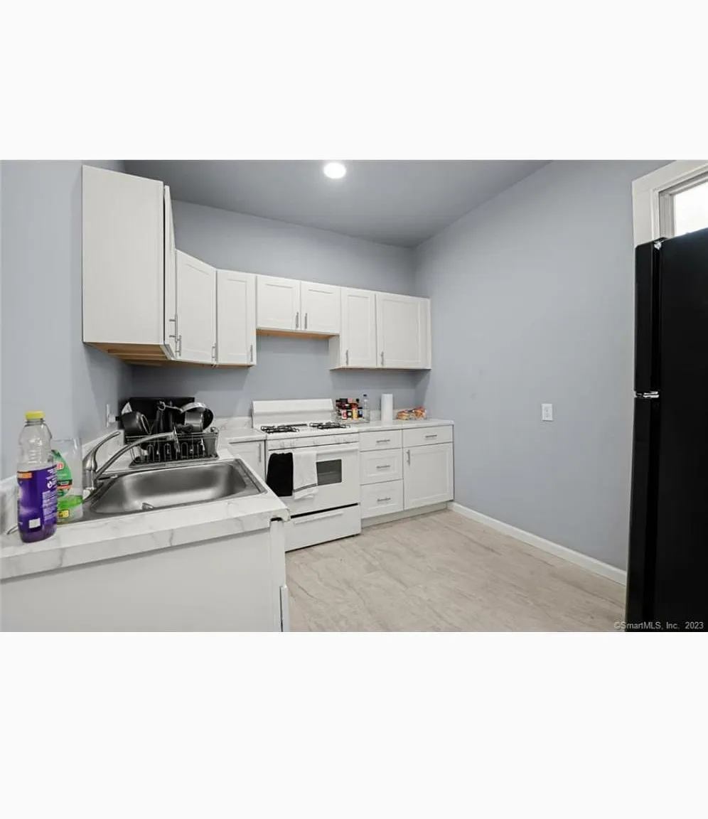 147 Fillmore St — Photo 3