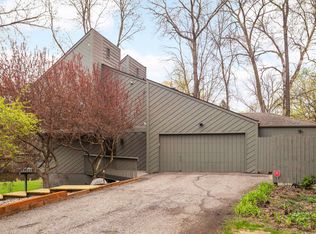 1809 Essex Rd, Minnetonka, MN 55305