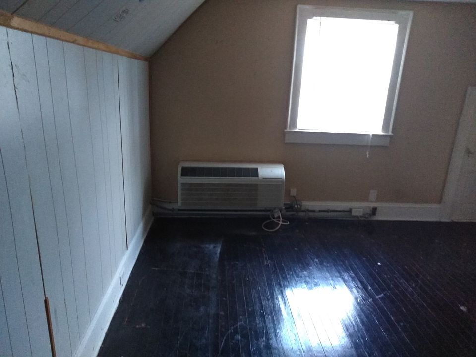 2nd image of 312 W Grantham St APT D