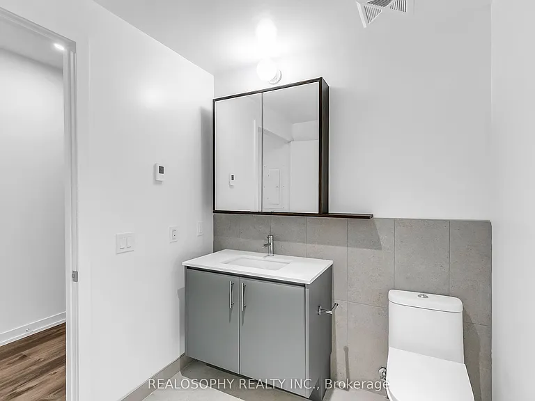 115 Larchmount Ave #504 — Photo 8