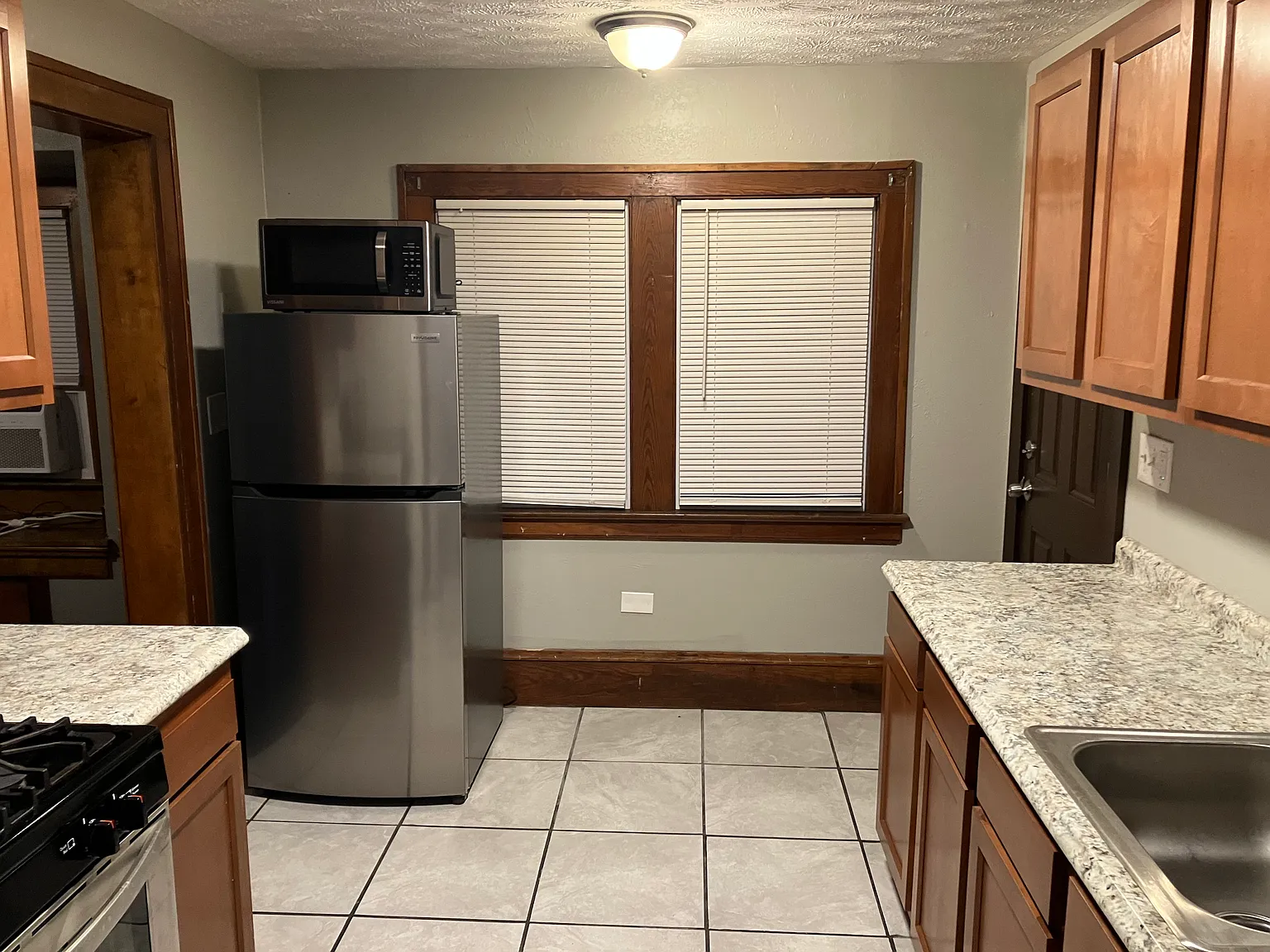 2 bed, 1100 sqft, $1,000 — Photo 3
