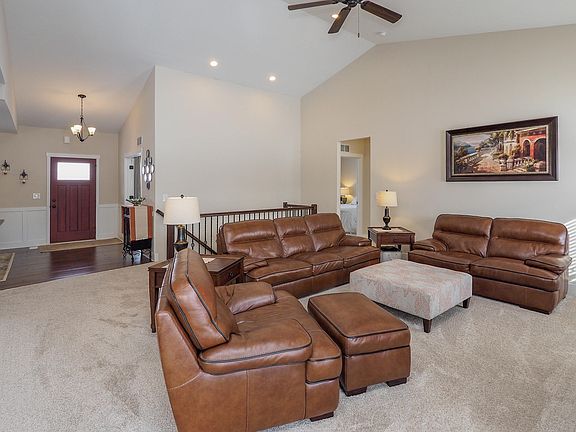 3rd image of 7193 Waltham Dr
