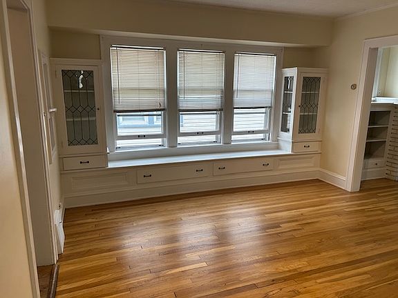 3rd image of 2092 Lincoln Ave