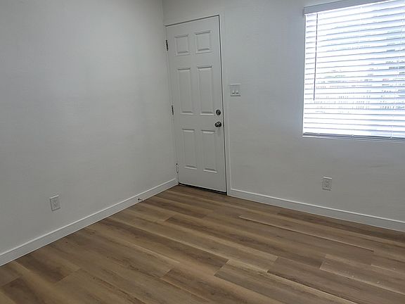 4th image of 11127 S Truro Ave