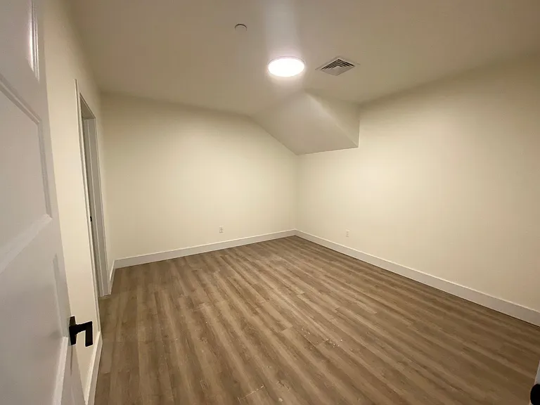 One Park Apartments — Photo 12