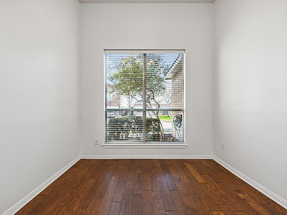 3rd image of 11729 Latania Ln