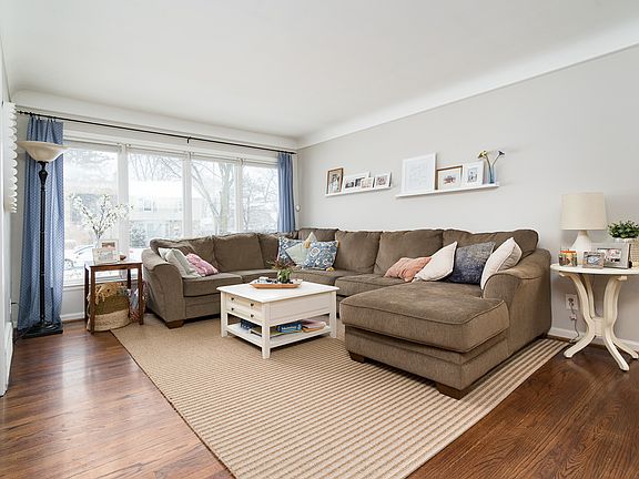 5th image of 1119 Lyons Ave