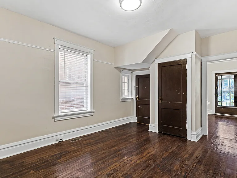 6026-28 Pershing Ave #6026 — Photo 24