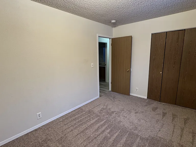110 N Yellowstone Ave — Photo 11