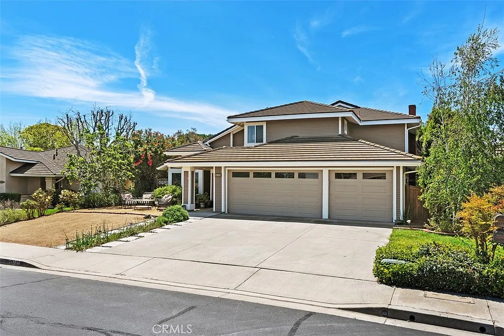 4 bed, 2288 sqft, $8,000 — Photo 3
