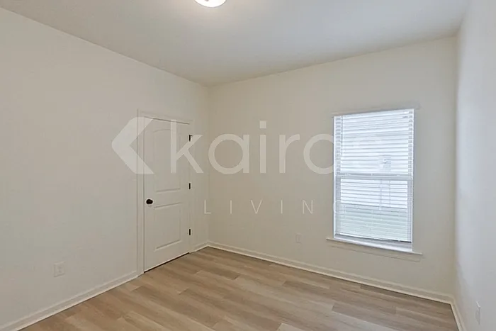 123 Salvat Dr — Photo 8