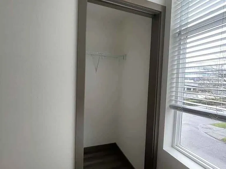 4703 9th Ave NE #202 — Photo 7
