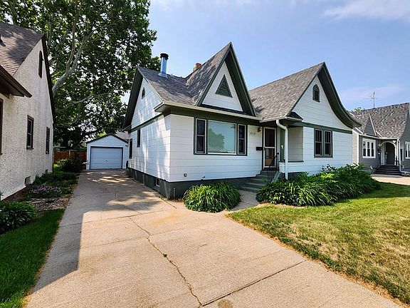 4th image of 2115 W 1st St