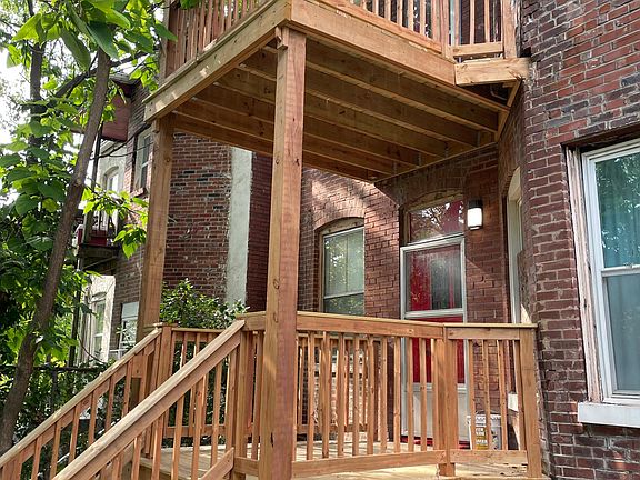 2nd image of 5920 Maple Ave #5920