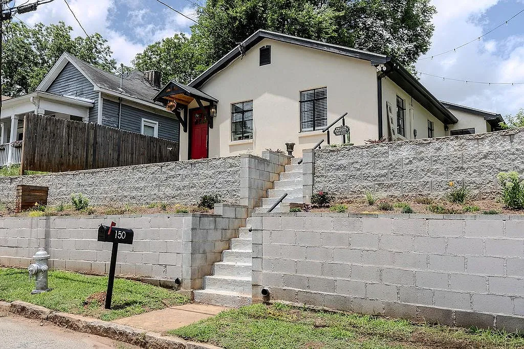 2 bed, 1.0 bath, 572 sqft, $2,350 — Photo 2