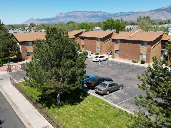 924 Valencia Dr SE, Albuquerque, NM 87108