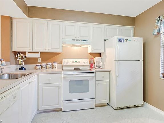 4th image of 221 Fox Glen Dr APT 2106