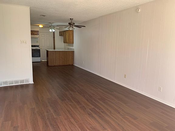 4th image of 421 Cousins Ln #B