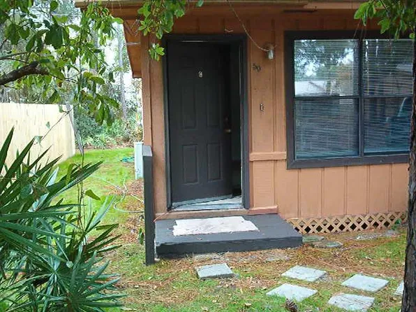 50 5th Ave #C, Shalimar, FL 32579