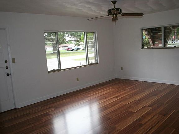 2nd image of 1607 California Ave