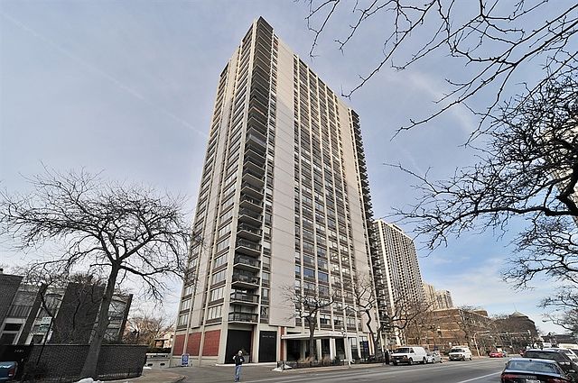 1st image of 1455 N Sandburg Ter APT 1609