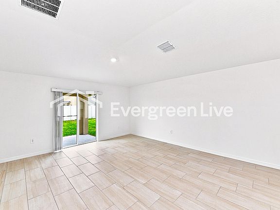 2nd image of 14917 Emerson Fld