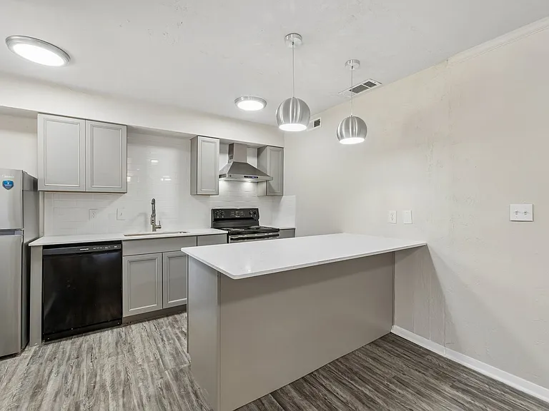 Terraces at Nichols Hills Renovated Two-Bedrooms — Photo 15