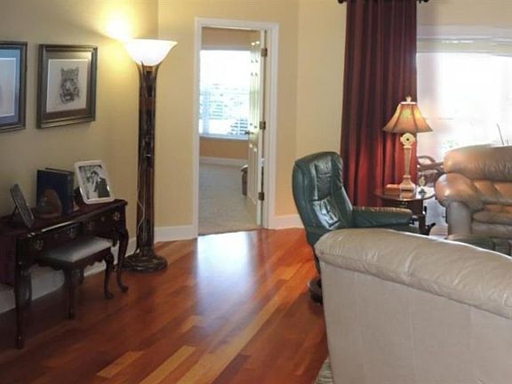 4th image of 2281 Valparaiso Blvd
