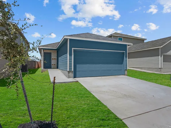 6051 Skipping Way, Von Ormy, TX 78073