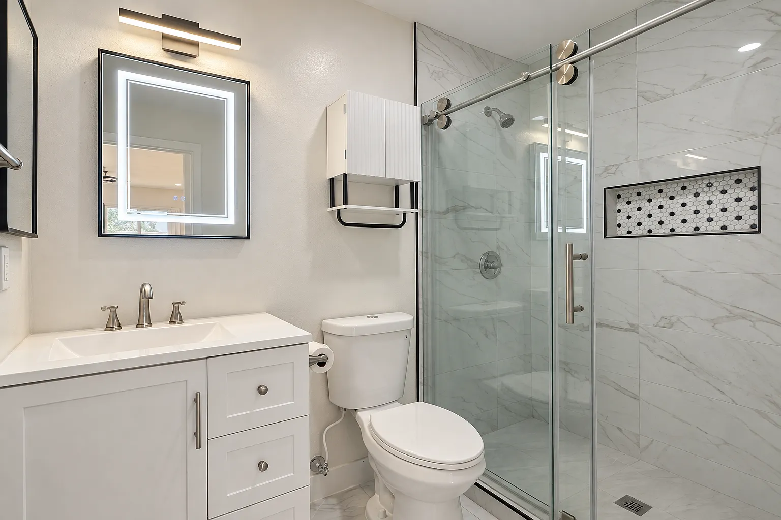 3 bed, 918 sqft, $2,900 — Photo 3
