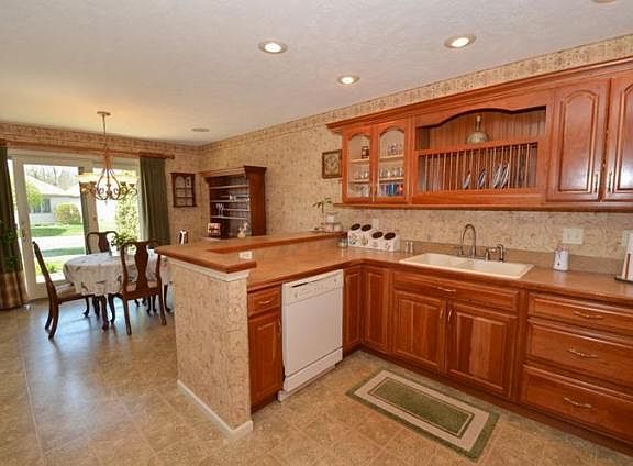 3rd image of 1647 Cobblestone Blvd