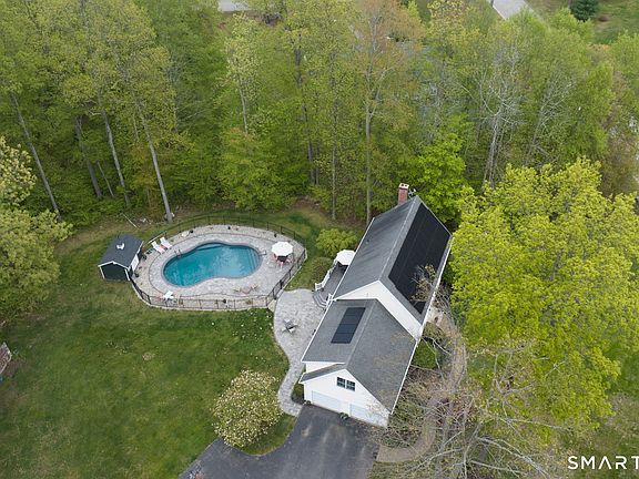 4th image of 4 Tunxis Drive