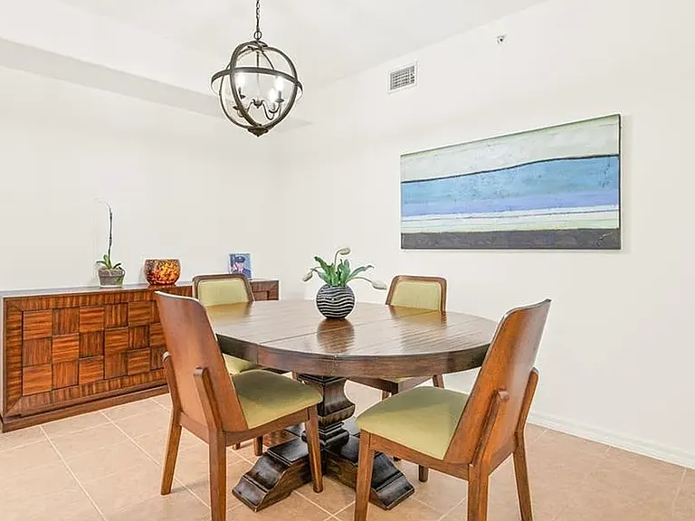1315 Henley St #1006 — Photo 3