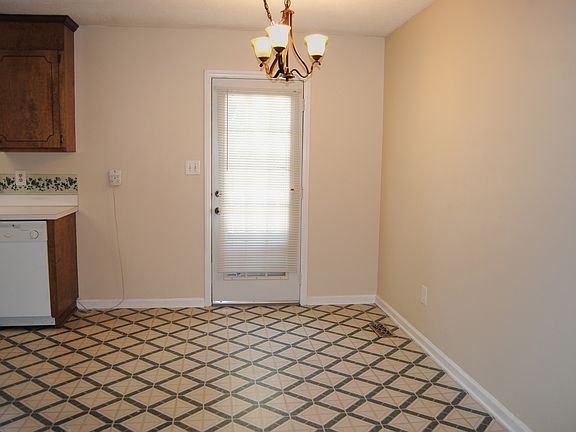 5th image of 723 A St