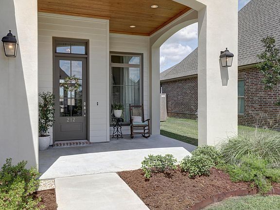 5th image of 212 Golden Cypress Dr