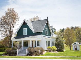 441 W 3rd St, Harbor Springs, MI 49740