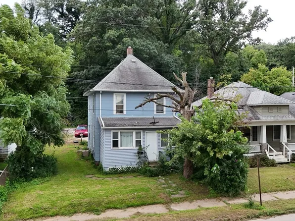 310 17th Ave, East Moline, IL 61244