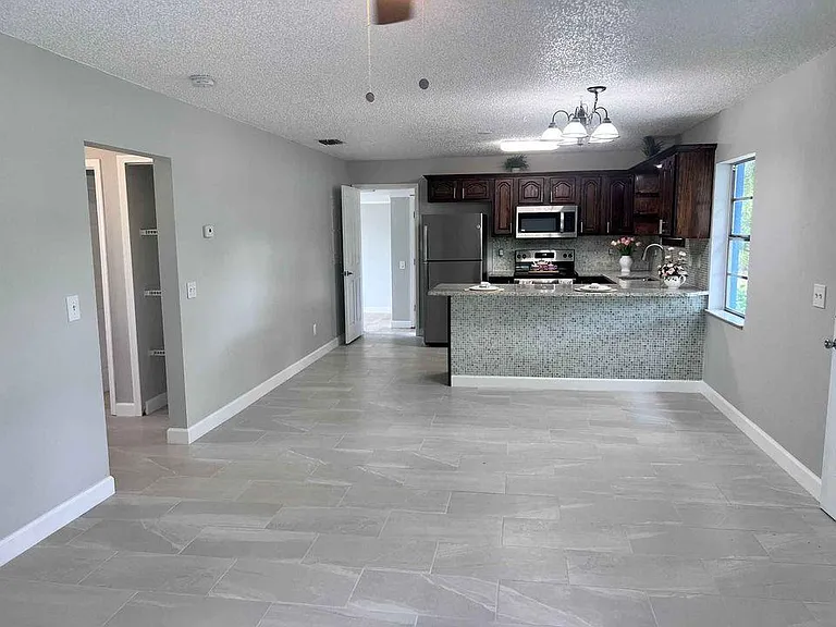 2410 S Brocksmith Rd — Photo 12